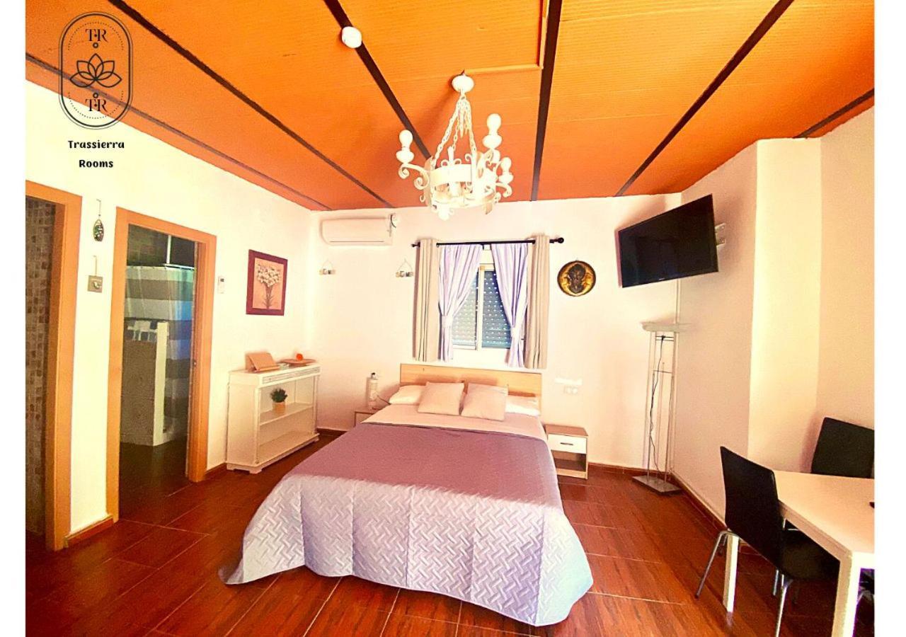 Estudio Con Cocina, Bano Y Piscina De Temporada Compartida, A 8Km De Cordoba, En Plena Sierra, By Trassierrarooms ภายนอก รูปภาพ